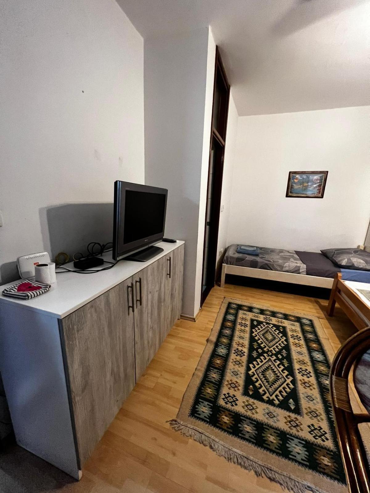 Apartments Azra Mostar Esterno foto
