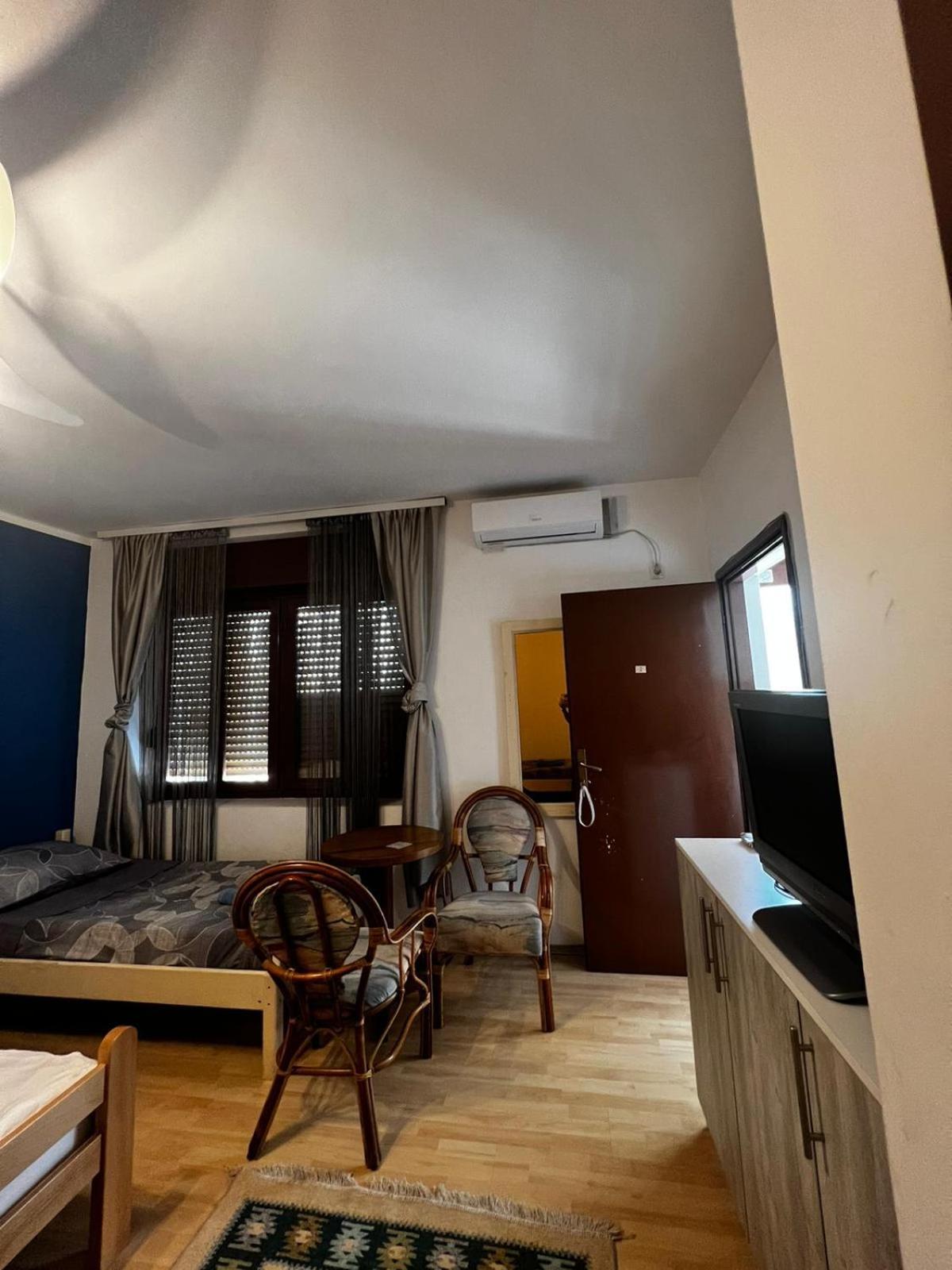 Apartments Azra Mostar Esterno foto